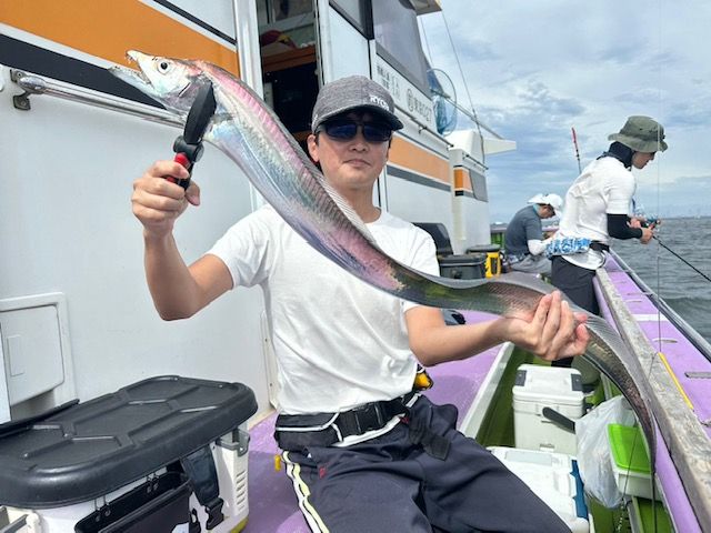 【平日仕立て】釣りと温泉宴会パック タチウオ