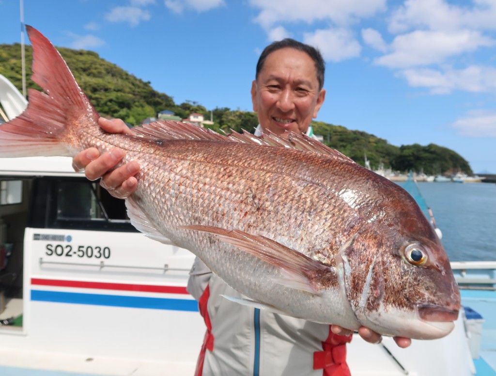 ＜12月〜3月＞近海、神子元島海域（マダイ、イサキ、ワラサ、シマアジ）