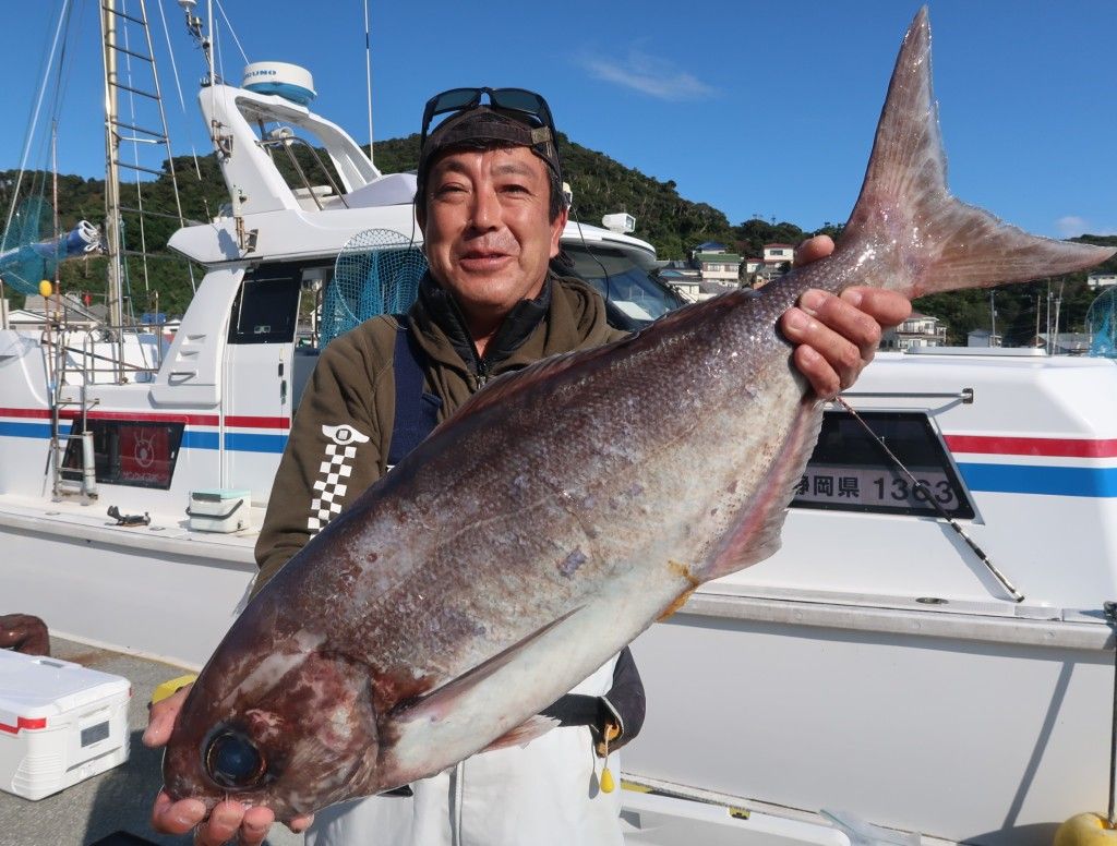 ＜12月〜3月＞神子元島沖（メダイ）