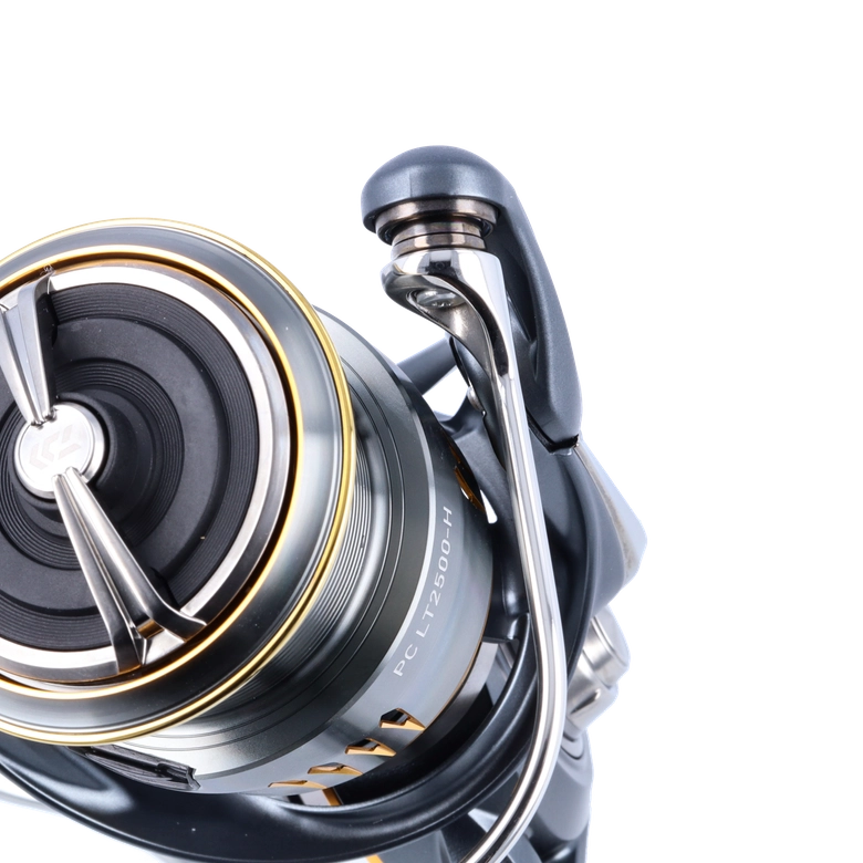DAIWA 23エアリティ PC LT2500-Hの最安値・インプレ・釣果 DAIWA 23エアリティ PC LT2500-Hの最安値・インプレ・釣果