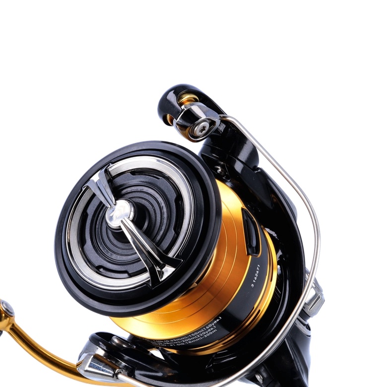 DAIWA 23レガリス LT3000D-Cの最安値・インプレ・釣果 | 本音の DAIWA 23レガリス LT3000D-Cの最安値・インプレ・釣果 | 本音の